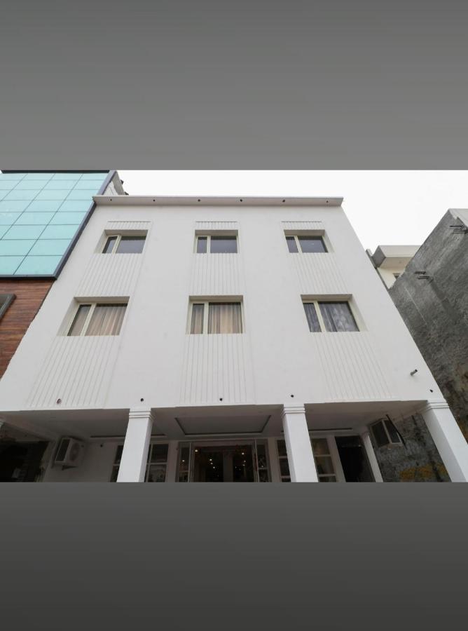 Hotel Almond Zirakpur Exterior photo