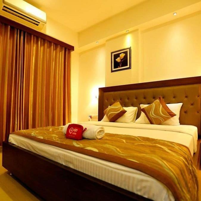 Hotel Almond Zirakpur Exterior photo