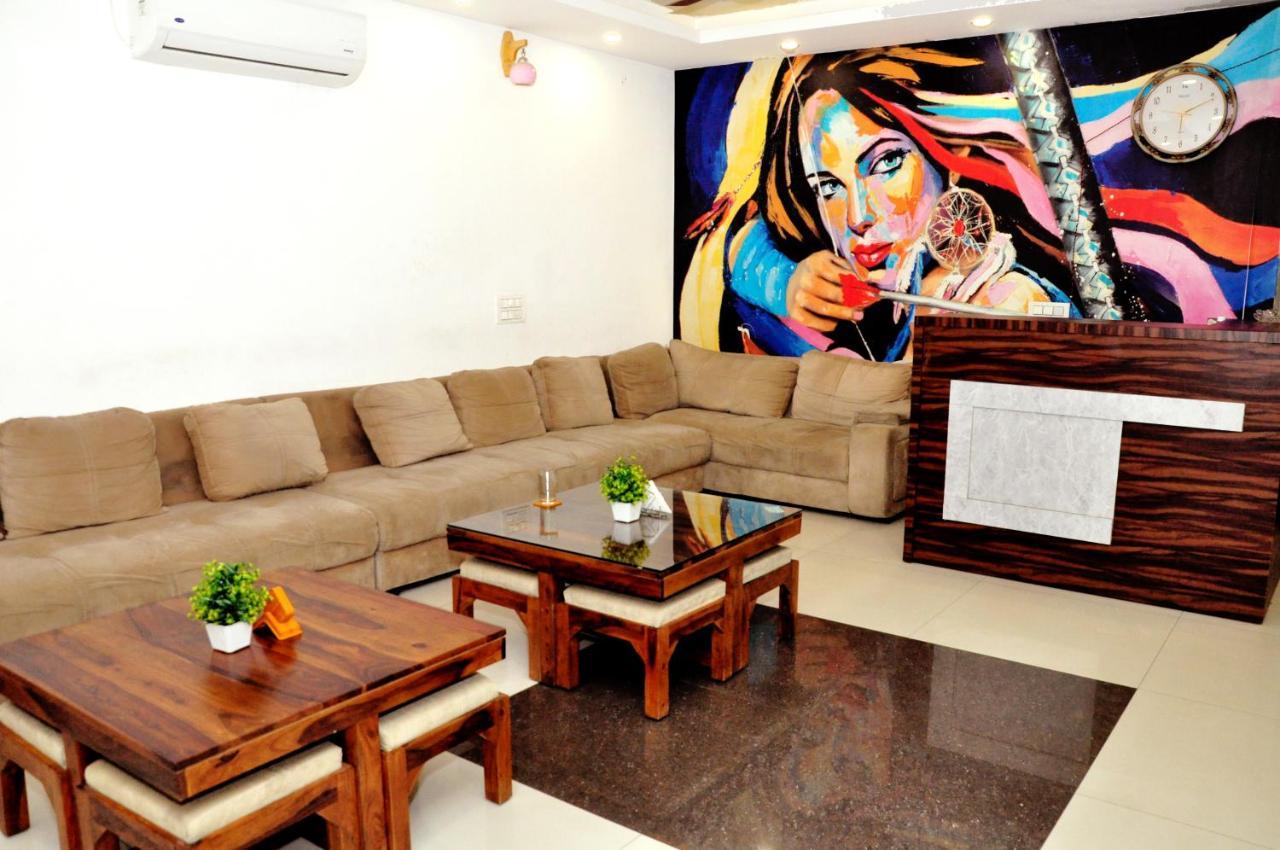 Hotel Almond Zirakpur Exterior photo